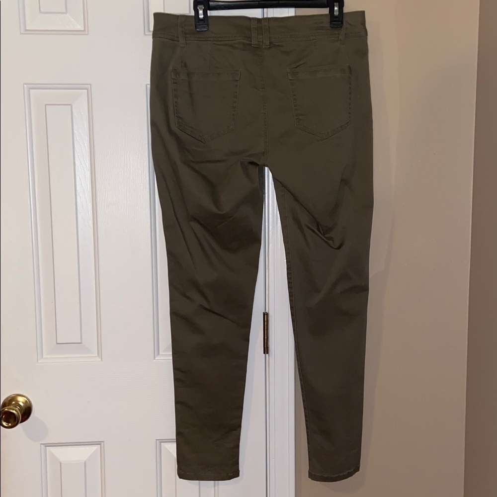 Rewind Women’s Juniors Gray Khaki Skinny Jeans Size 13/31W - Picture 2 of 6